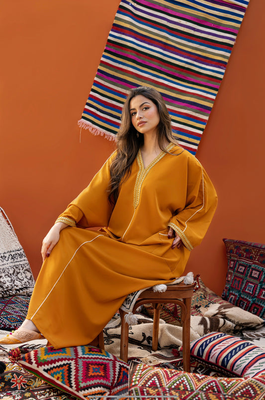 DJELLABA À POCHE MOUTARDE GALON DORÉ TRESSER