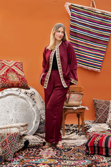 ENSEMBLE EN SATIN BORDEAUX