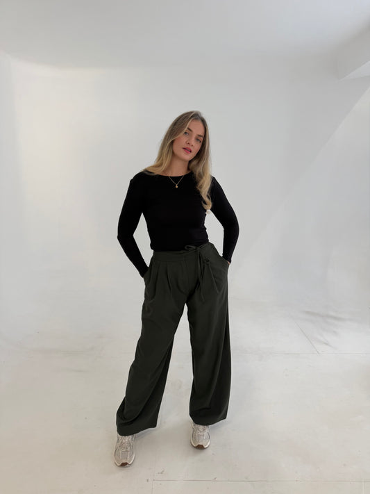 PANTALON A PLIS VERT