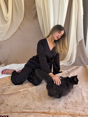 ENSEMBLE EN SATIN NOIR