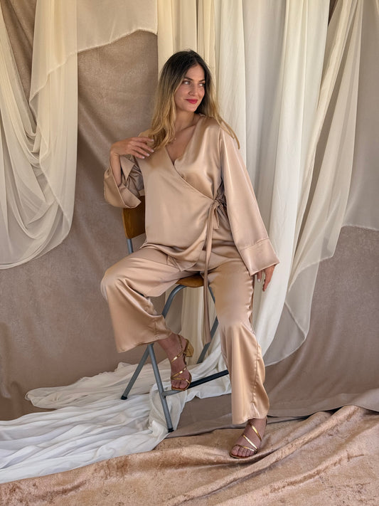 ENSEMBLE EN SATIN CHAMPAGNE